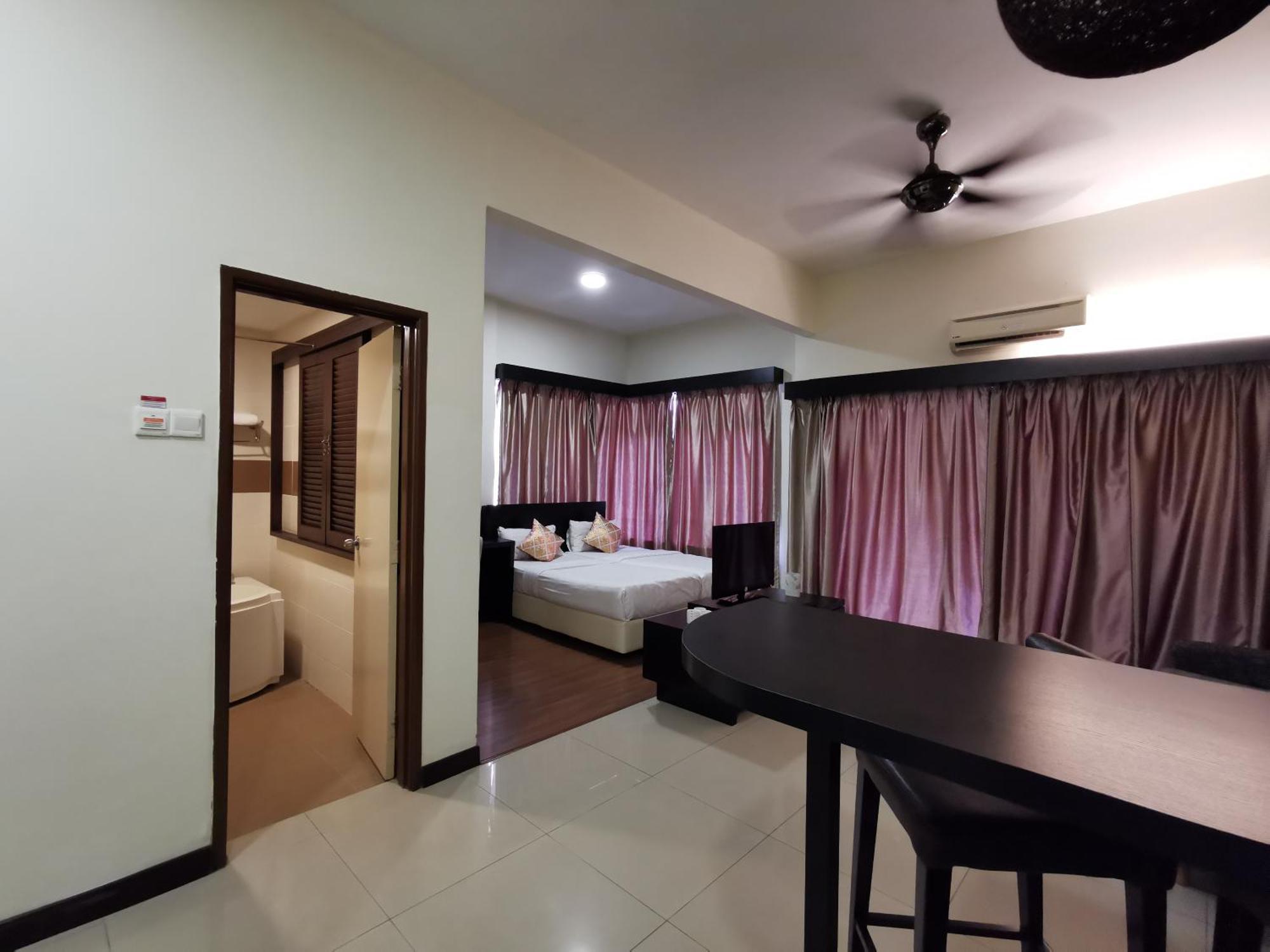 Bayou Lagoon Park Resort Malacca Exterior photo