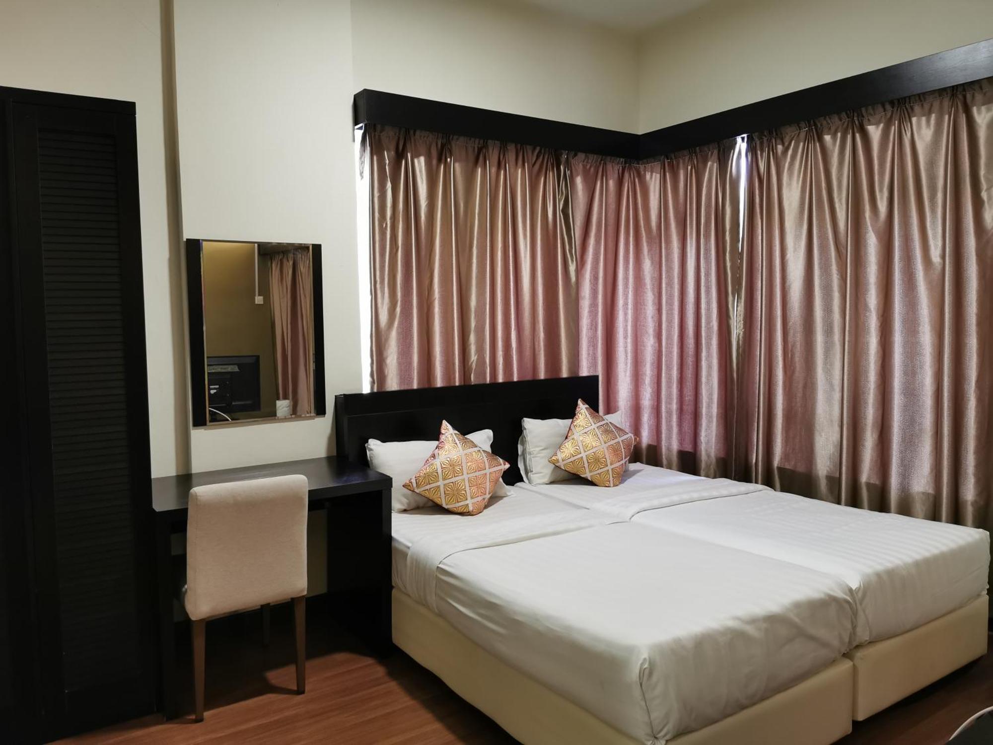 Bayou Lagoon Park Resort Malacca Exterior photo