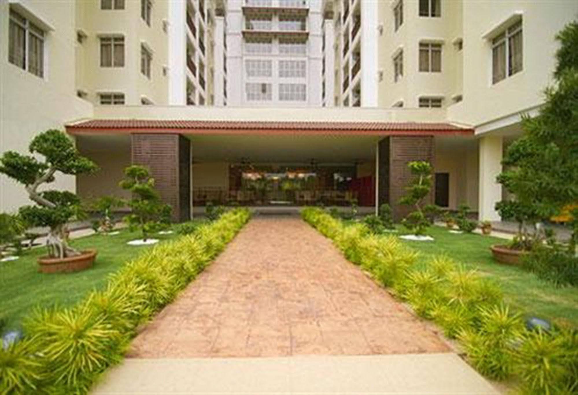 Bayou Lagoon Park Resort Malacca Exterior photo