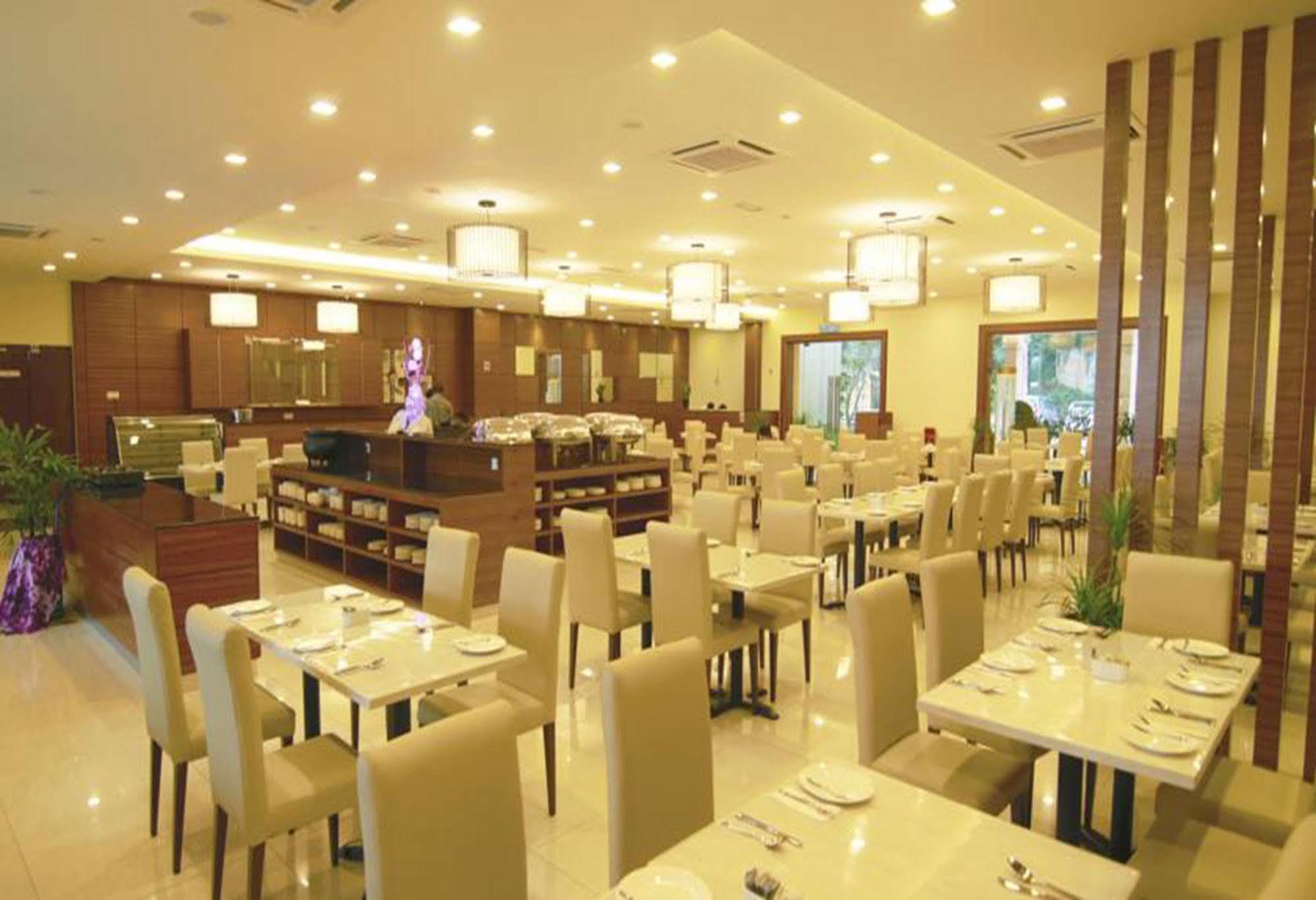 Bayou Lagoon Park Resort Malacca Exterior photo